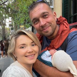 Подробнее: Ольга Кузьмина берет на съемки мужа и новорожденную дочку