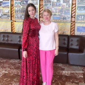 Подробнее: Мама Юлии Началовой показала внучку-девятиклассницу в первый школьный день