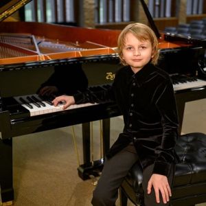 Подробнее: 12-летний Елисей Мысин победил в конкурсе пианистов в США