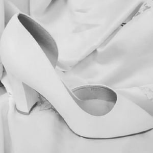Подробнее: Комфорт и стиль: Как выбрать идеальную свадебную обувь для долгого дня?