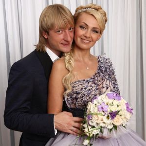 Подробнее: Яна Рудковская поделилась свадебными кадрами в годовщину торжества