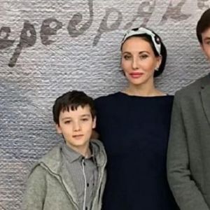 Подробнее: Алика Смехова собрала родных и друзей, чтобы отметить день рождения старшего сына