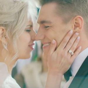 Подробнее: Алексей Воробьев показал свадьбу своей мечты в клипе «Счастлив здесь и сейчас»